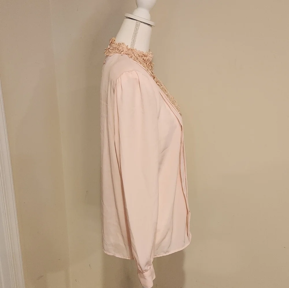 Vintage Worthington Womens's Light Pink Blouse with Lace detail, size 8 - Picture 4 of 12